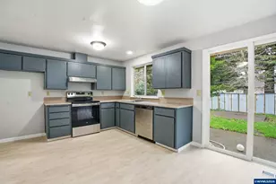 349 NE 18th St, Gresham, OR 97030 - Photo 11