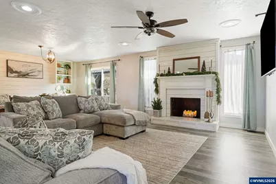 257 N 6th St, Jefferson, OR 97352 - Photo 5