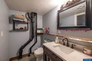 38785 Mountain Home Dr, Lebanon, OR 97355 - Photo 33