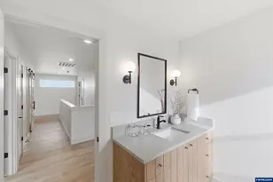 664 NW Crater Lk Dr, Dallas, OR 97338 - Photo 47