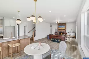 664 NW Crater Lk Dr, Dallas, OR 97338 - Photo 15