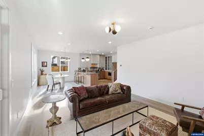 664 NW Crater Lake Dr, Dallas, OR 97338 - Photo 19