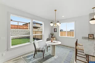 664 NW Crater Lk Dr, Dallas, OR 97338 - Photo 21