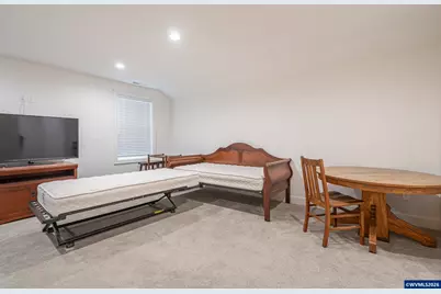 425 NW Crater Lake Dr, Dallas, OR 97338 - Photo 25