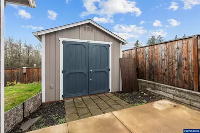 425 NW Crater Lake Dr, Dallas, OR 97338 - Photo 35