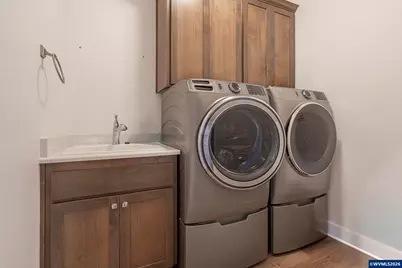 425 NW Crater Lake Dr, Dallas, OR 97338 - Photo 29