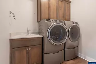 425 NW Crater Lk Dr, Dallas, OR 97338 - Photo 29