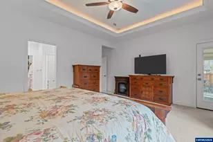 425 NW Crater Lk Dr, Dallas, OR 97338 - Photo 17