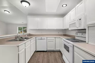 87667 Oak Island Dr, Veneta, OR 97487 - Photo 9