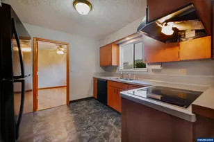 4888 38th Pl NE, Salem, OR 97305 - Photo 11