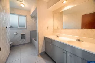 4888 38th Pl NE, Salem, OR 97305 - Photo 27