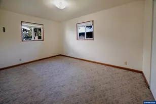 4888 38th Pl NE, Salem, OR 97305 - Photo 29