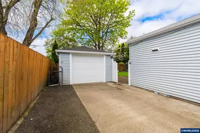 634 Waverly Dr SE, Albany, OR 97322 - Photo 3