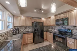 411 Mayer Dr, Lebanon, OR 97355 - Photo 23