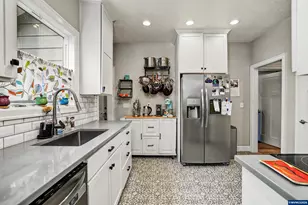 1050 Summer St NE, Salem, OR 97301 - Photo 15