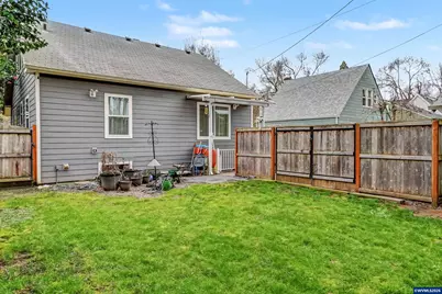 1050 Summer St NE, Salem, OR 97301 - Photo 29