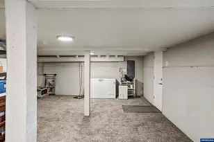 1050 Summer St NE, Salem, OR 97301 - Photo 23