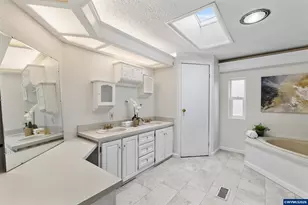 925 New Haven Dr NE, Salem, OR 97317 - Photo 25