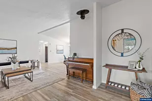 925 New Haven Dr NE, Salem, OR 97317 - Photo 5