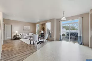 1659 Salmon Run St SW, Albany, OR 97321 - Photo 9