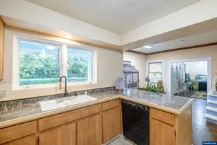 236 NW Walker Ln, Albany, OR 97321 - Photo 17