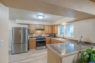 236 NW Walker Ln, Albany, OR 97321 - Photo 19