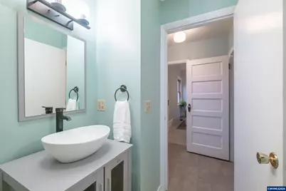 236 NW Walker Ln, Albany, OR 97321 - Photo 11