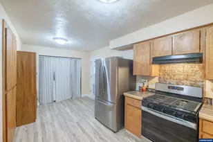 236 NW Walker Ln, Albany, OR 97321 - Photo 17