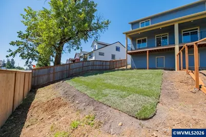 595 NE Evergreen Av, Dallas, OR 97338 - Photo 11