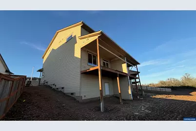 595 NE Evergreen Av, Dallas, OR 97338 - Photo 3