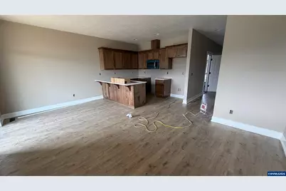 595 NE Evergreen Av, Dallas, OR 97338 - Photo 3