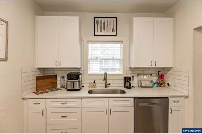 690 W Morton St, Lebanon, OR 97355 - Photo 9