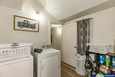 690 W Morton St, Lebanon, OR 97355 - Photo 27