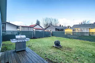 615 E Burnett St St, Stayton, OR 97383 - Photo 3