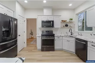 2762 Hoover Av NW, Salem, OR 97304 - Photo 9