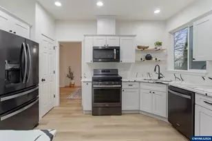 2762 Hoover Ave NW, Salem, OR 97304 - Photo 9