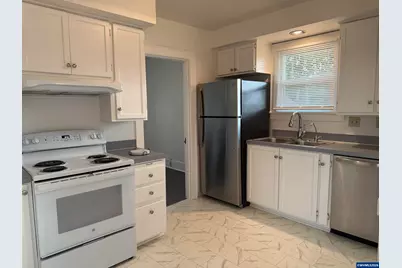 1630 Berry St SE, Salem, OR 97302 - Photo 13