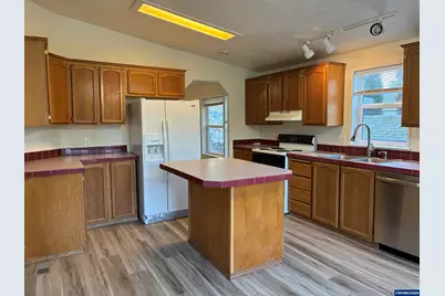 2000 Robins (#7) Ln SE, Salem, OR 97306 - Photo 7