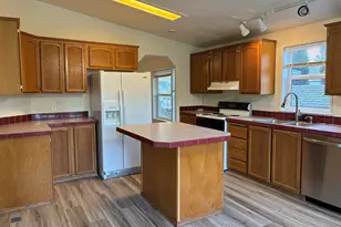 2000 Robins Lane SE, Salem, OR 97306 - Photo 7