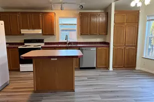 2000 Robins Lane SE, Salem, OR 97306 - Photo 5