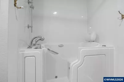 424 SW Augustus Dr, Dallas, OR 97338 - Photo 5