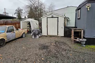 1817 Vine St, Sweet Home, OR 97386 - Photo 19