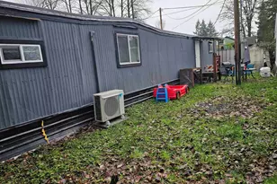 1817 Vine St, Sweet Home, OR 97386 - Photo 3