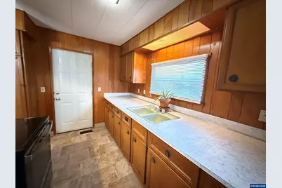 5545 43rd Wy NE, Salem, OR 97305 - Photo 9