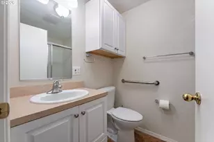 1760 Vanderbeck Ln, Woodburn, OR 97071 - Photo 13