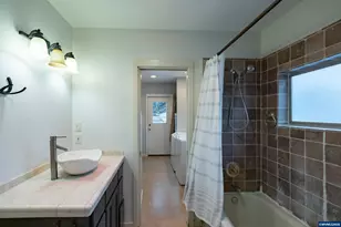 215 S Spruce St, Sisters, OR 97759 - Photo 13