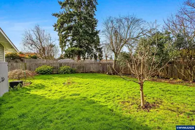 662 Wilson St, Woodburn, OR 97071 - Photo 21