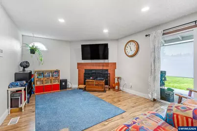 662 Wilson St, Woodburn, OR 97071 - Photo 9