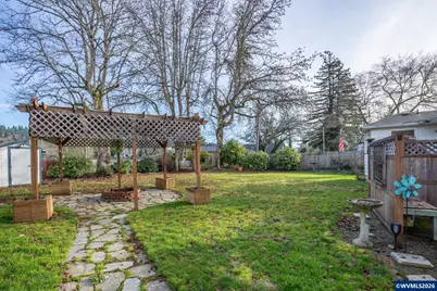 995 River St, Lebanon, OR 97355 - Photo 33