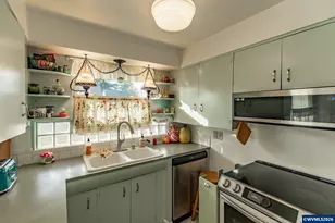 995 River St, Lebanon, OR 97355 - Photo 9